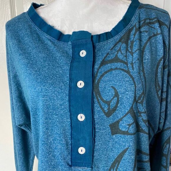MAORI HOOK Junior Tribal Print Small Long Sleeve Top NWT - Picture 3 of 9